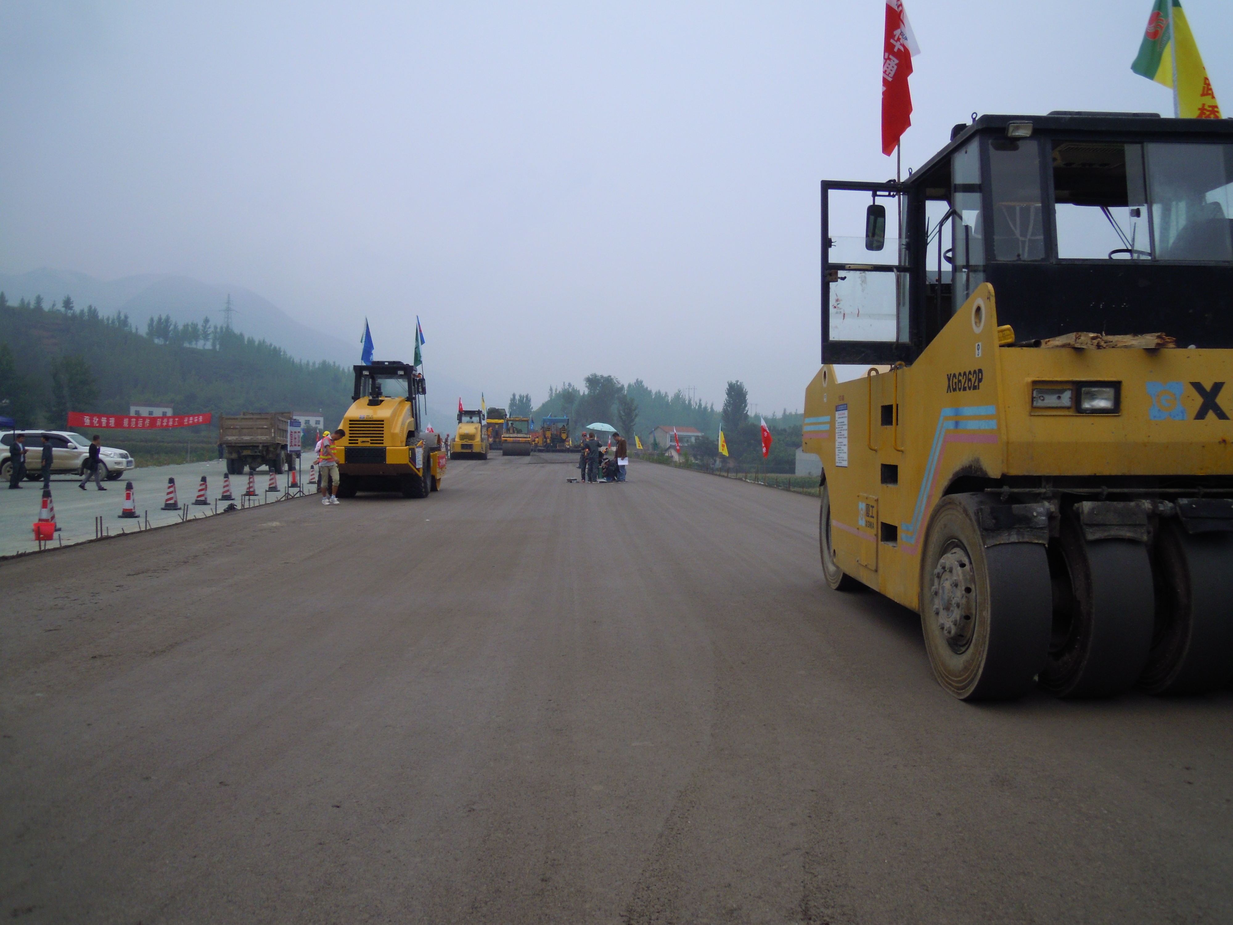 谷竹高速公路路面施工